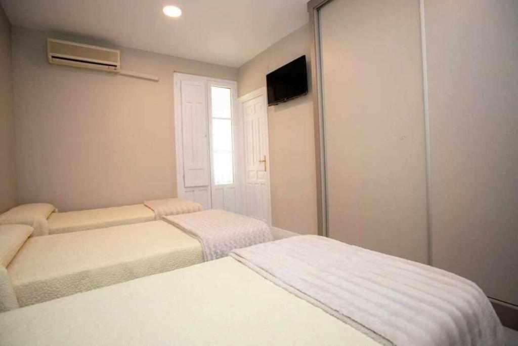 Triple Room,1559312968:JPEG